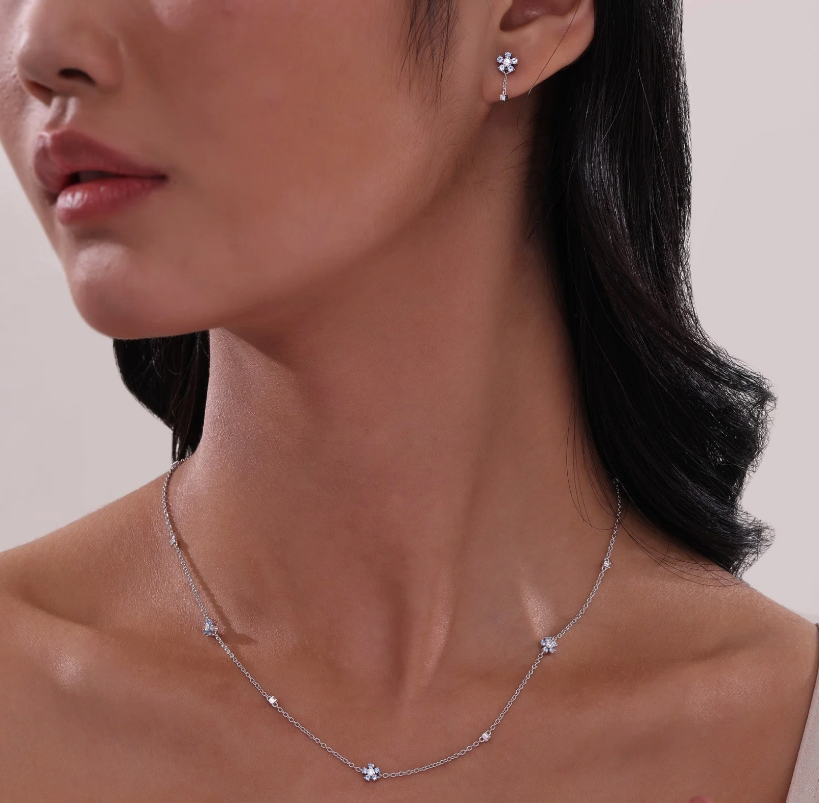 Finding the Perfect Pair: Earrings Your Girlfriend Will Adore
