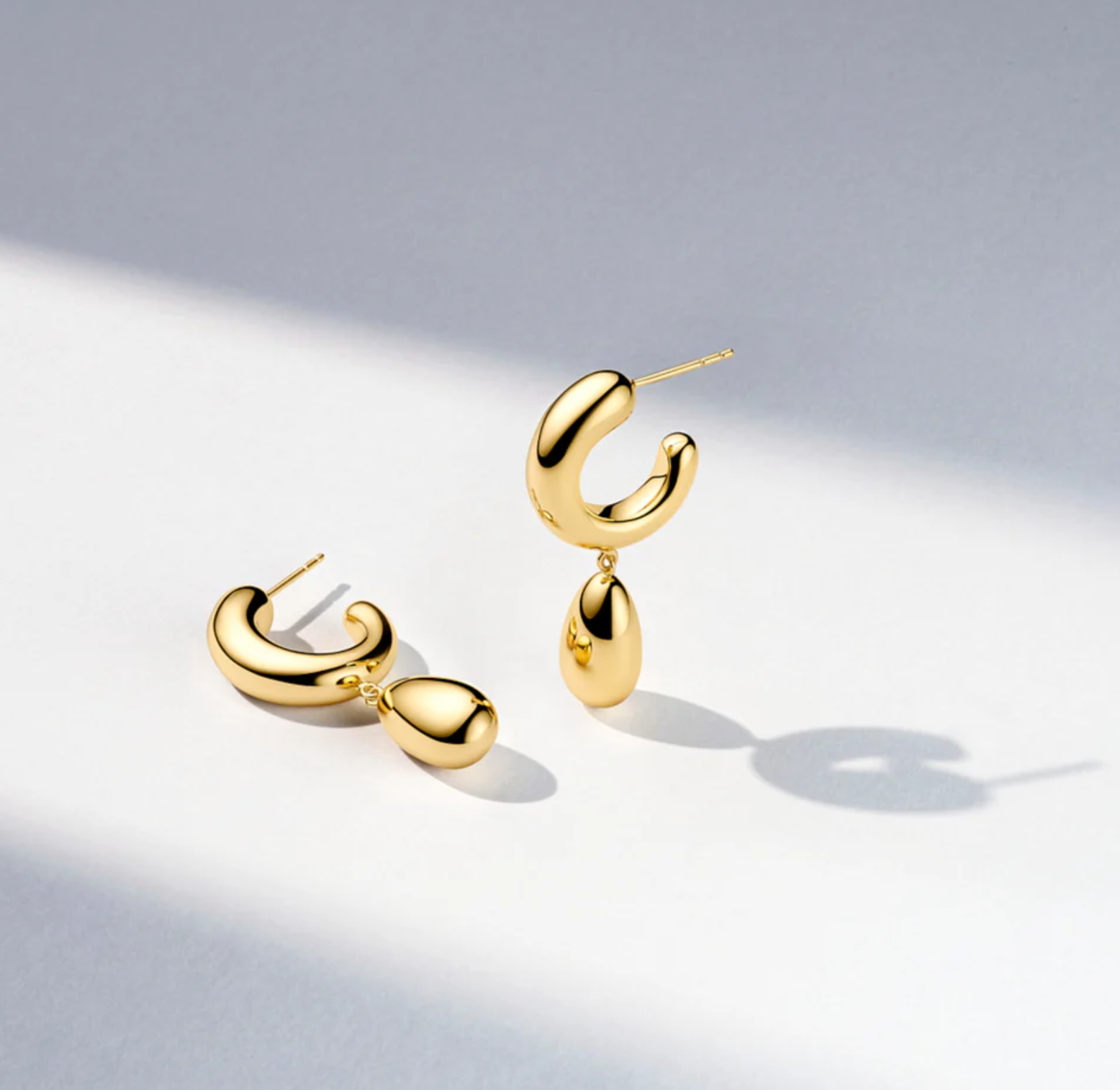 Gold Goccia Pendolo Pianura Earrings