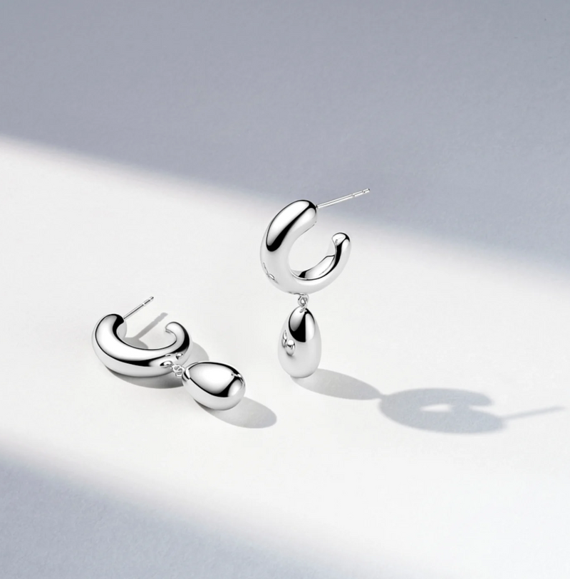 Silver Goccia Pendolo Pianura Earrings