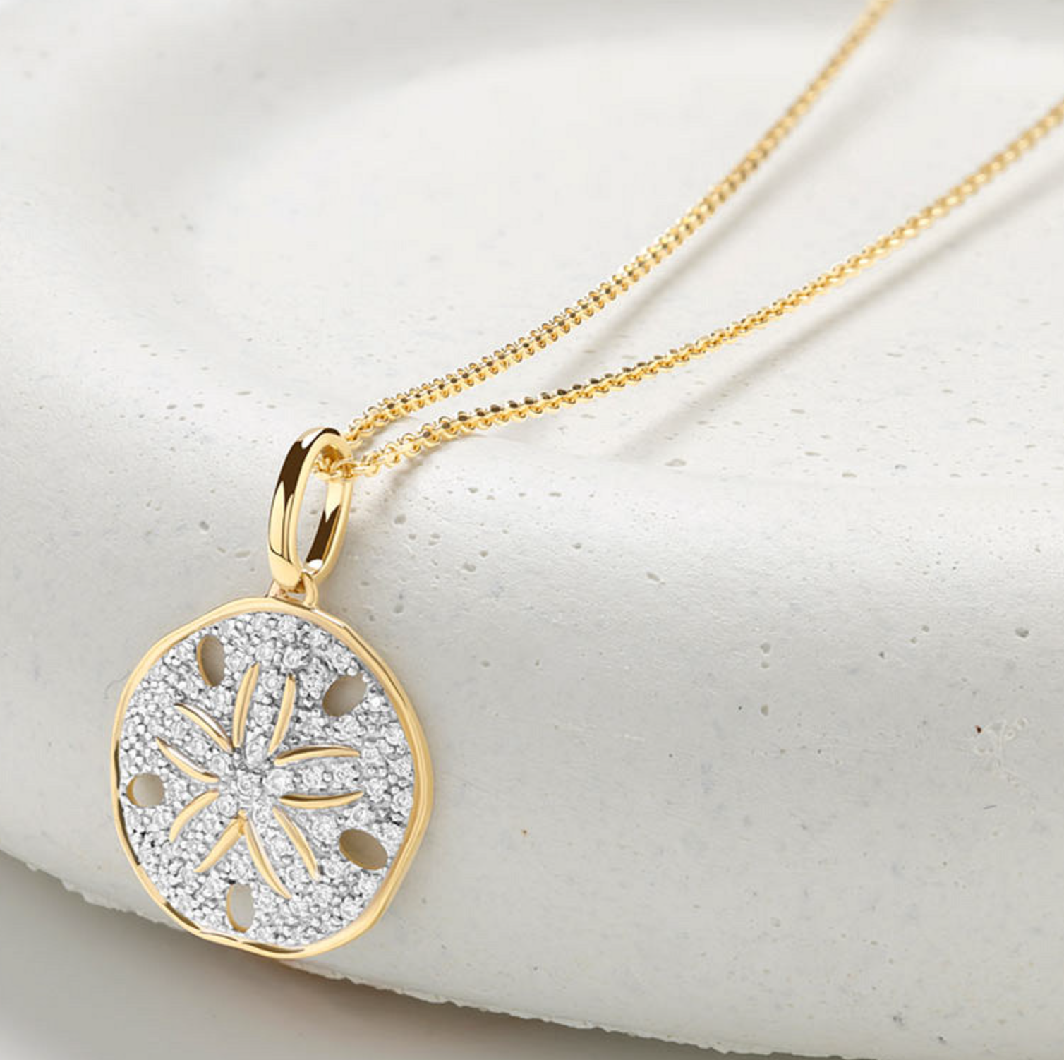 Deep Blue 14kt Gold Lab Diamond Sand Dollar Necklace