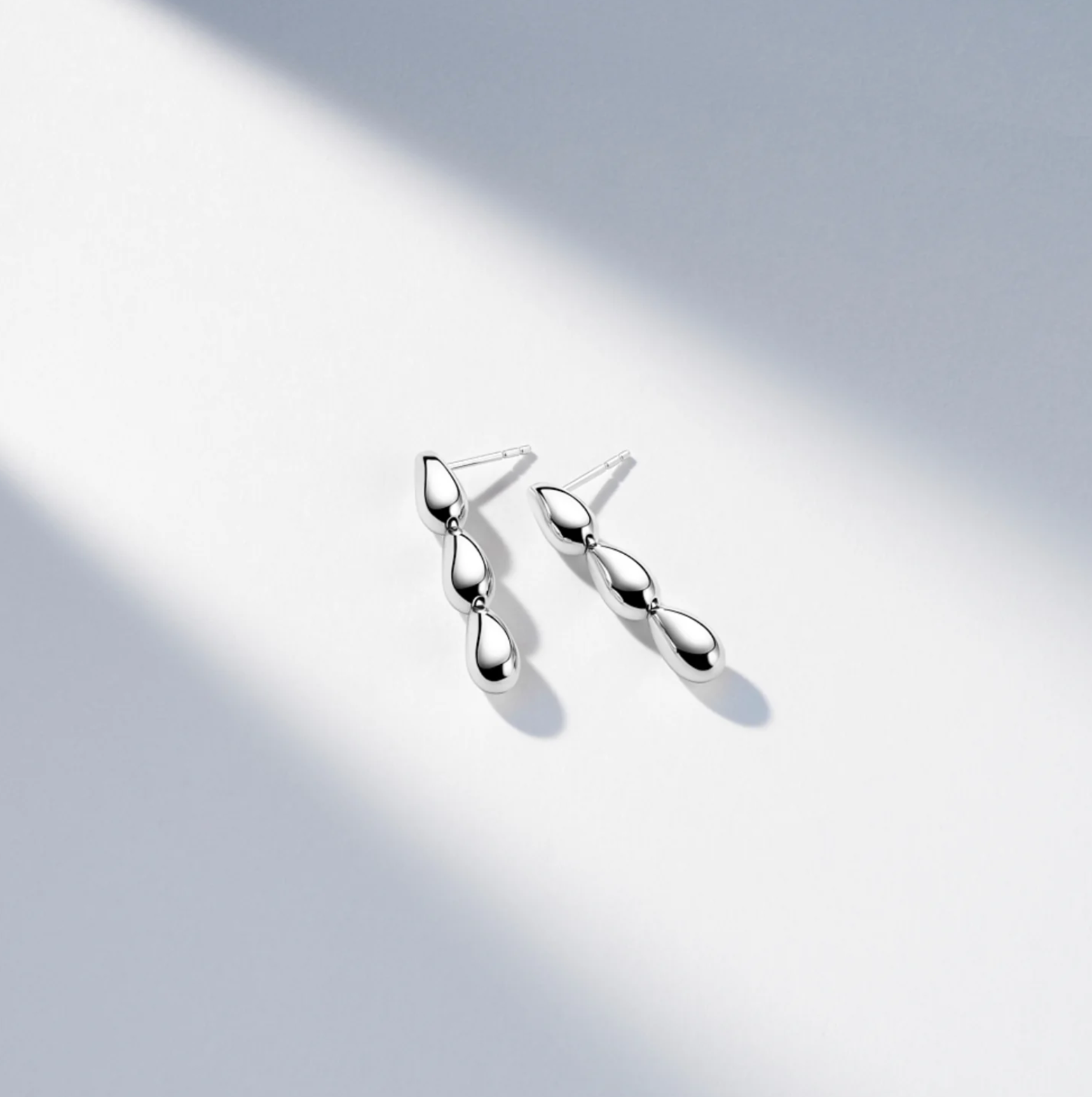 Silver Goccia Tre Pianura Earrings