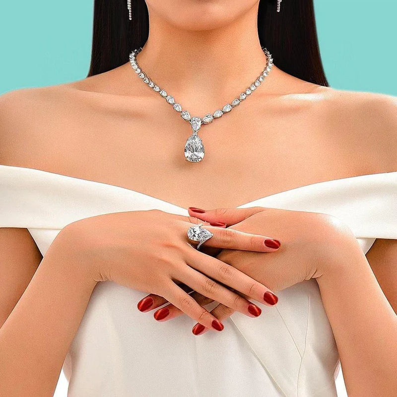 Elizabeth 22 Diamond White Necklace