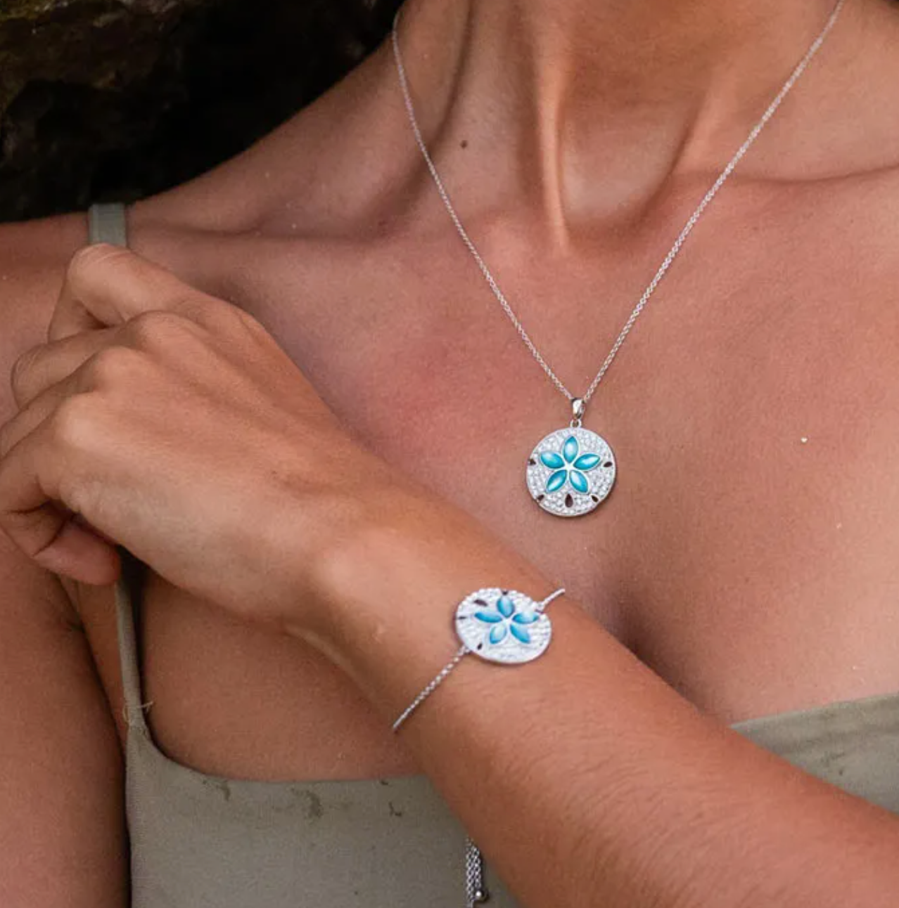 Ocean SS SW Aqua MOP Sand Dollar Pendant