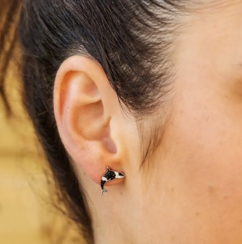 Ocean SS SW Crystal Orca Whale Stud Earrings